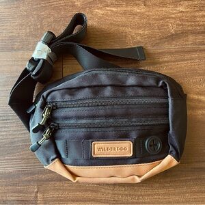 ✨SOLD✨NWOT Wilderdog Utility Pack (Black)